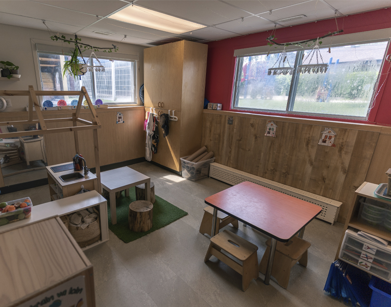 cpe-saint-luc-nos-installations-cpe-mille-et-une-joies-carrousel-06